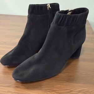 Clarks Black Suede Ankle Booties‎ Sz 9